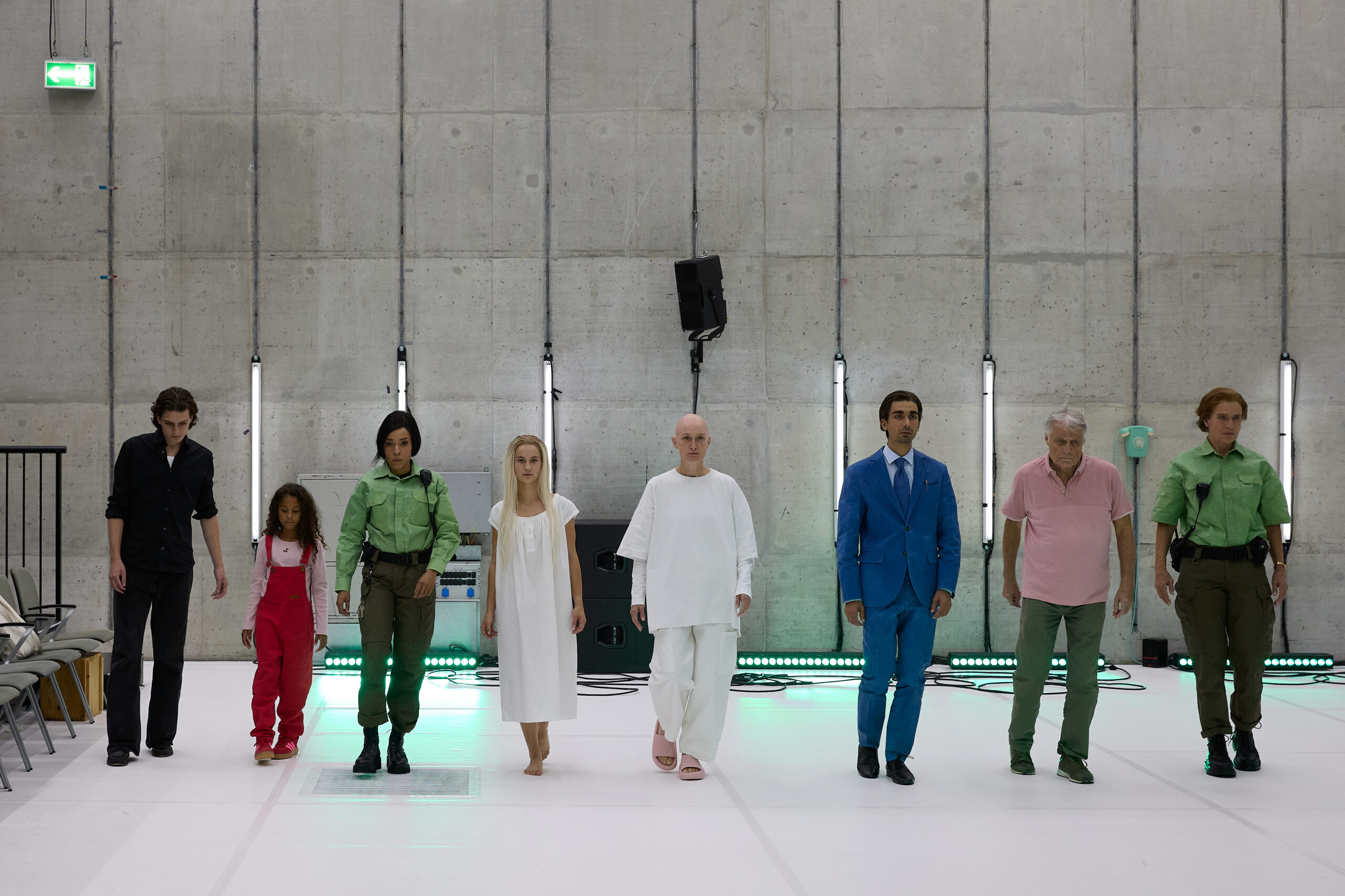 Schauspiel Zürich/ SCHIFFBAU BOX
URAUFFÜHRUNG: 19.09.2025
ARE YOU READY TO DIE?
LIMINALE ZUSTÄNDE VOR DER EXEKUTION